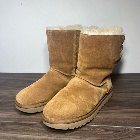 UGG CUSTOMIZABLE BAILEY BOW SHORT CHESTNUT SUEDE SHEARLING LINED US 8 / EU 39 - Picture 3 of 16
